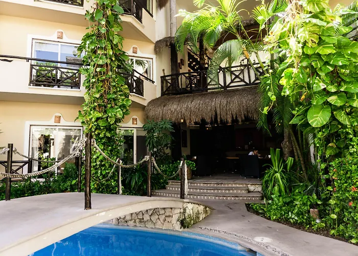 Riviera Del Sol Hotel